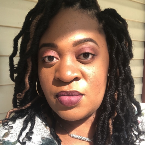 Meet your Posher, Kiona - Picture 1 of 1